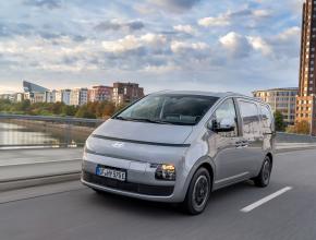 With the STARIA Cargo, Hyundai sets a new standard in the electric light commercial vehicle segment.